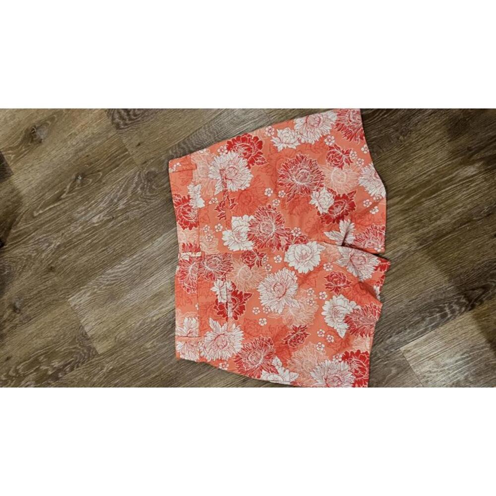 Isaac Mizrahi Coral Floral Print Women's Casual Shorts Size 12 - Picture 2 of 5